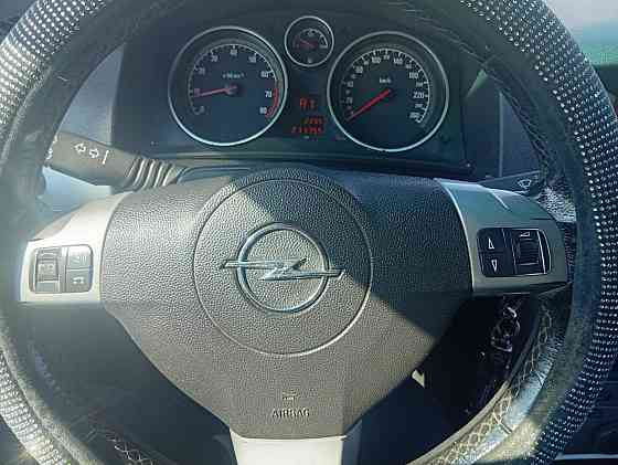 Opel Astra 2010 Макеевка