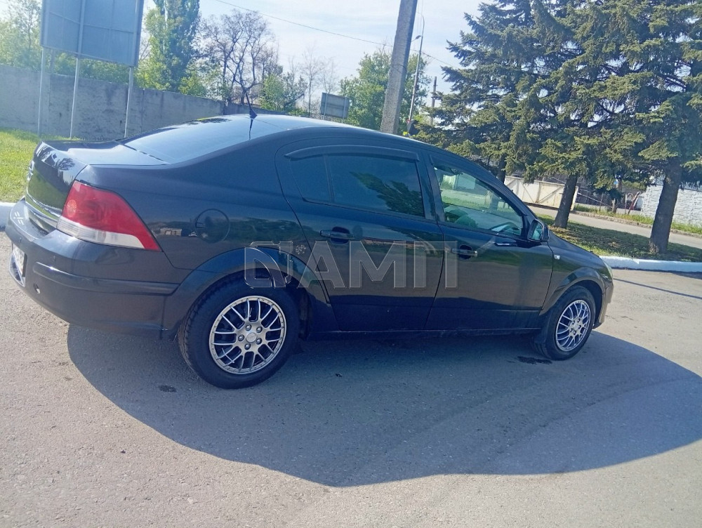 Opel Astra 2010 Макеевка - изображение 2