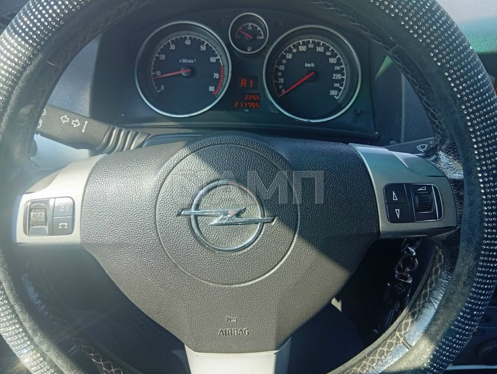 Opel Astra 2010 Макеевка - изображение 4