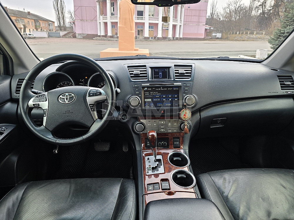 Toyota Highlander 2012  - изображение 7