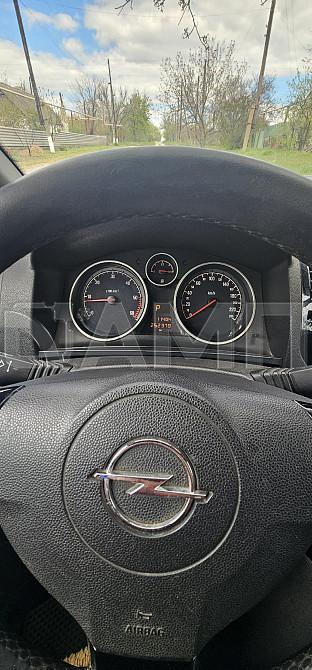 Opel Zafira B 2008  - изображение 2