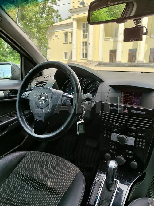 Opel Astra 2009  - изображение 4