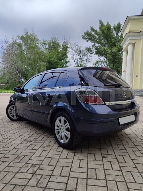 Opel Astra 2009  - изображение 6