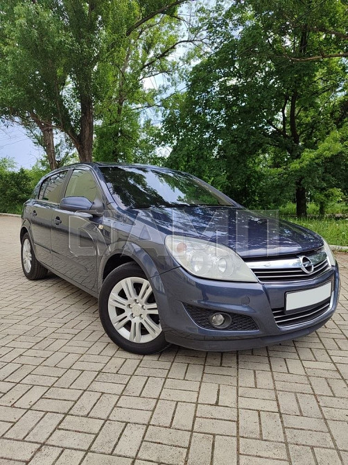 Opel Astra 2009  - изображение 8