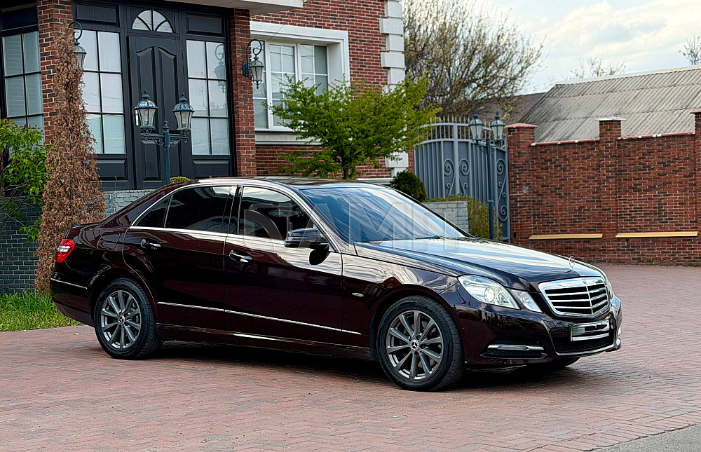 Mercedes-Benz W212 2011  - изображение 9