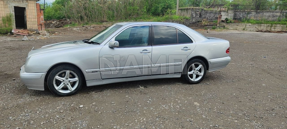 Mercedes W210 2000  - изображение 3
