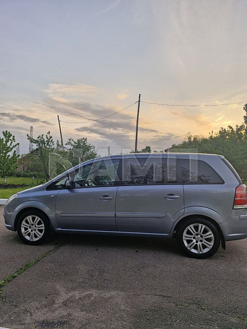 Opel Zafira B 2005  - изображение 8