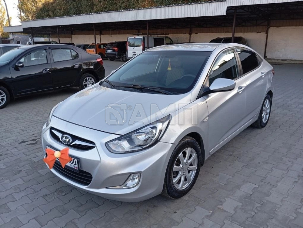 Hyundai Solaris 2012  - изображение 3