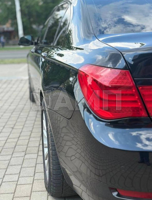 BMW 750 2009  - изображение 5