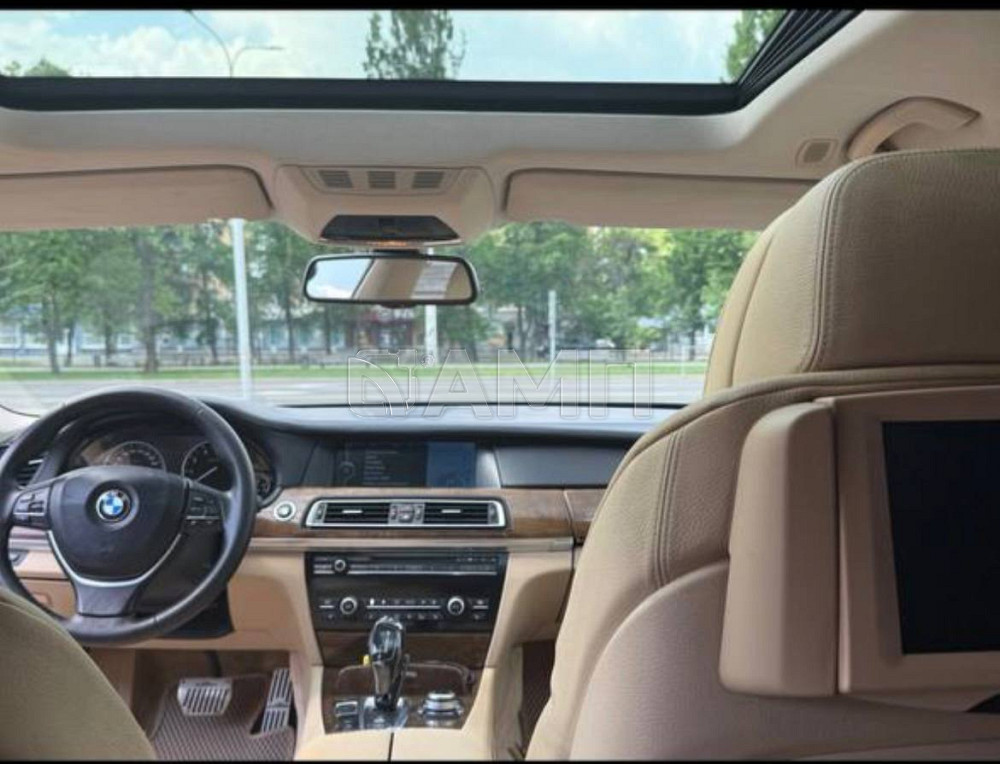 BMW 750 2009  - изображение 2