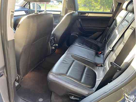 Volkswagen Touareg 2011 Енакиево
