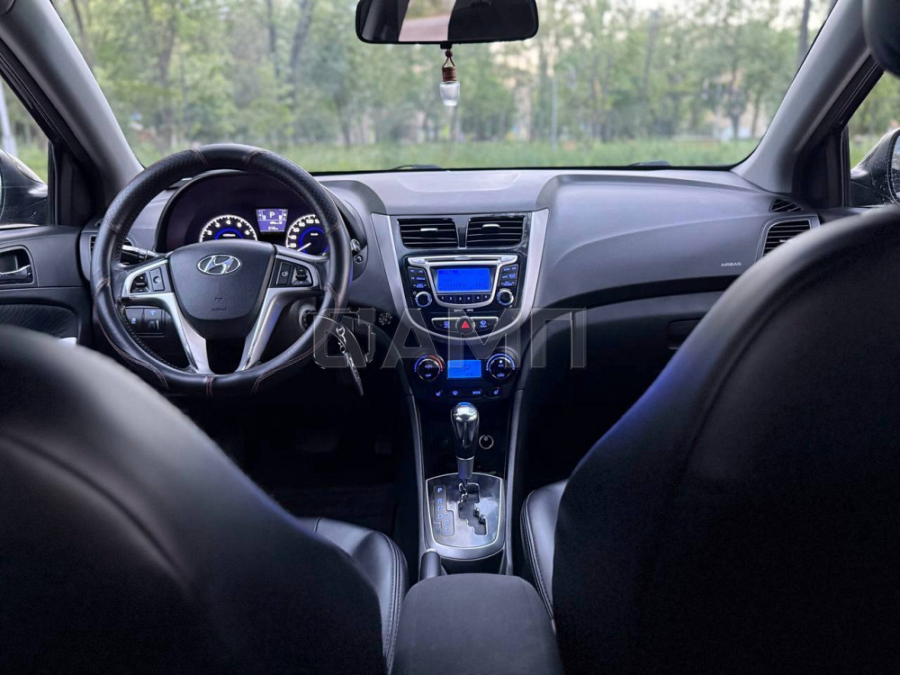 Hyundai Solaris 2011  - изображение 1