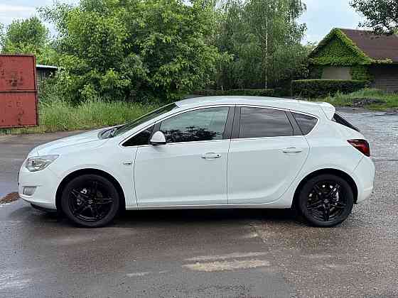 Opel Astra 2011 Макеевка