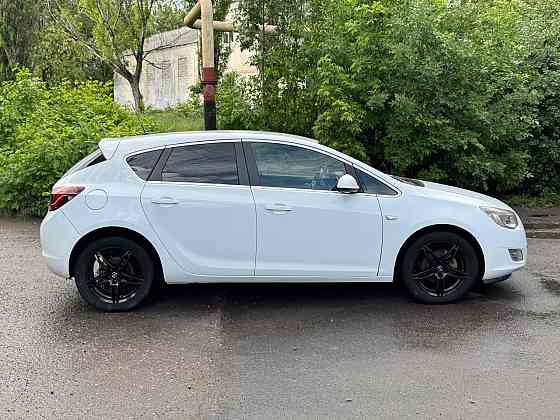 Opel Astra 2011 Макеевка