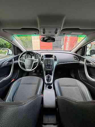 Opel Astra 2011 Макеевка