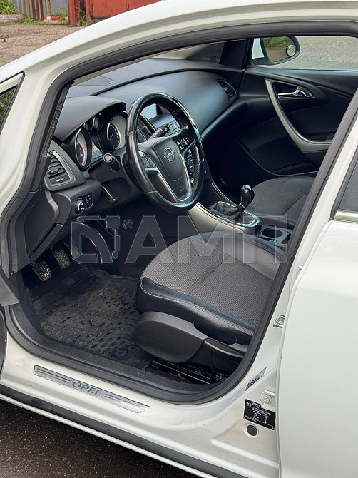 Opel Astra 2011 Макеевка - изображение 1