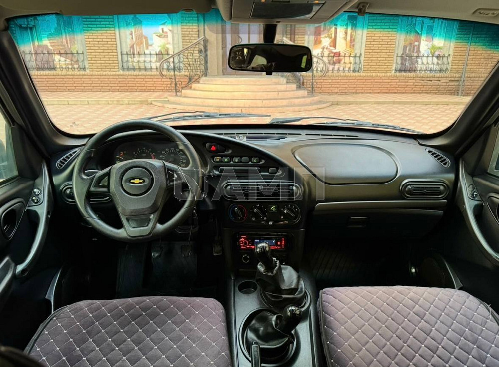 Chevrolet NIVA 2010  - изображение 3