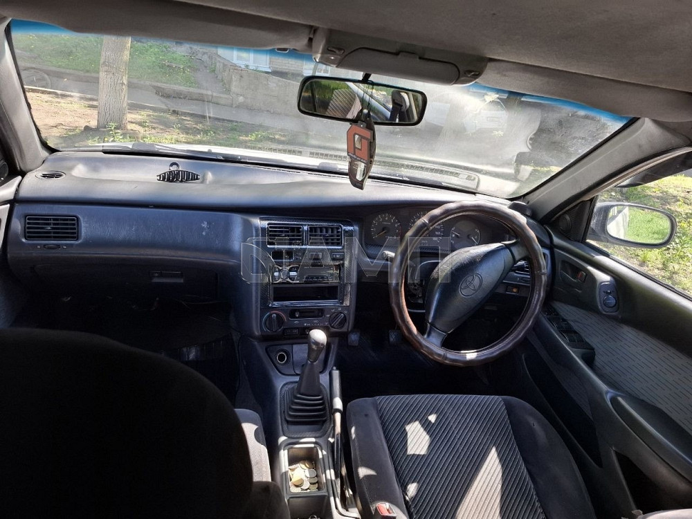 Toyota Caldina 1995 Снежное - изображение 1