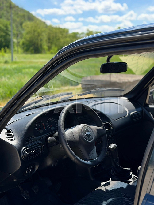 Chevrolet Niva 2010  - изображение 2