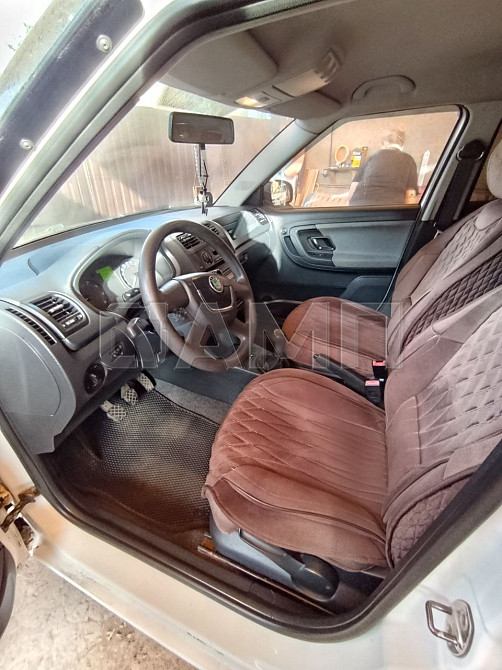 Skoda Fabia 2010  - изображение 5