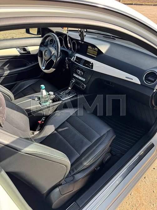 Mercedes-Benz C180 2011  - изображение 1