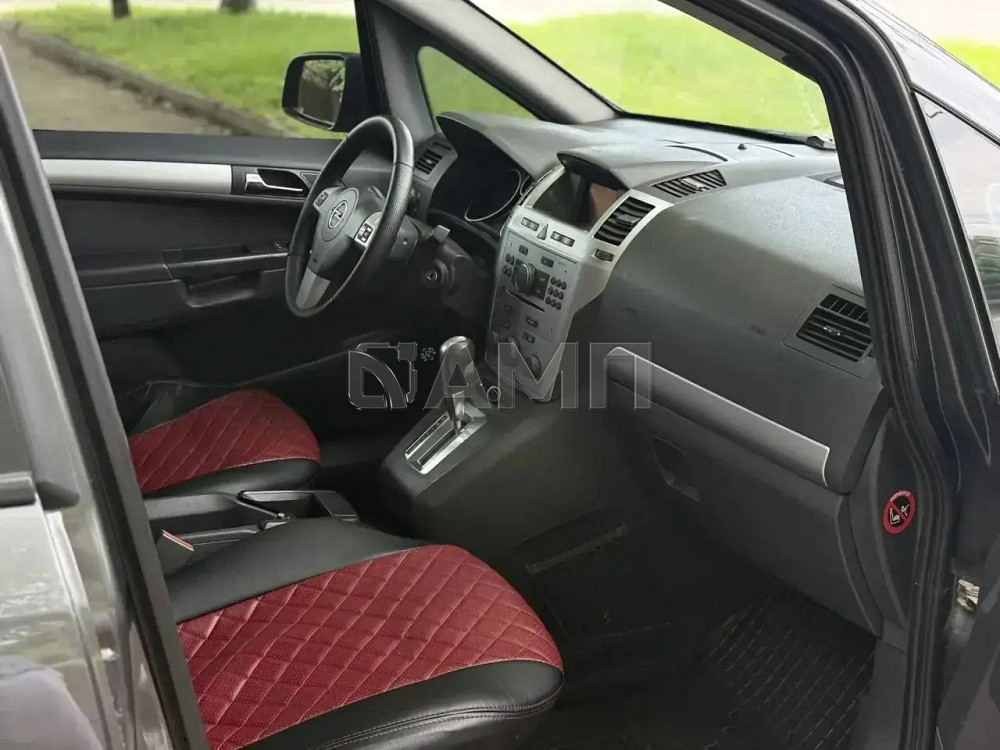 Opel Zafira B 2012  - изображение 2