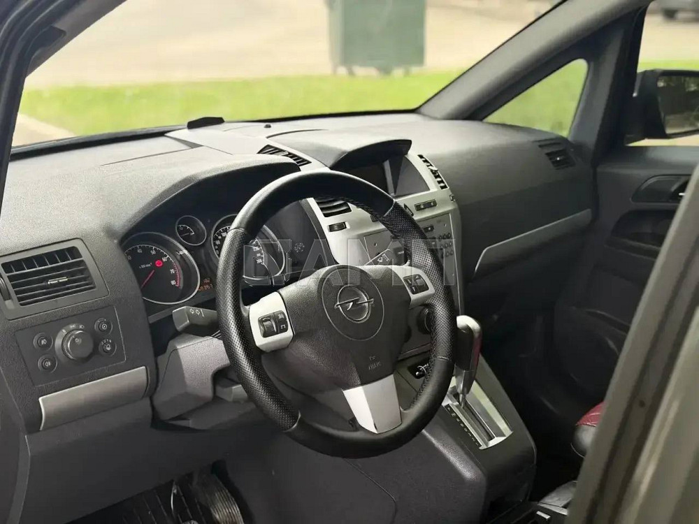Opel Zafira B 2012  - изображение 3