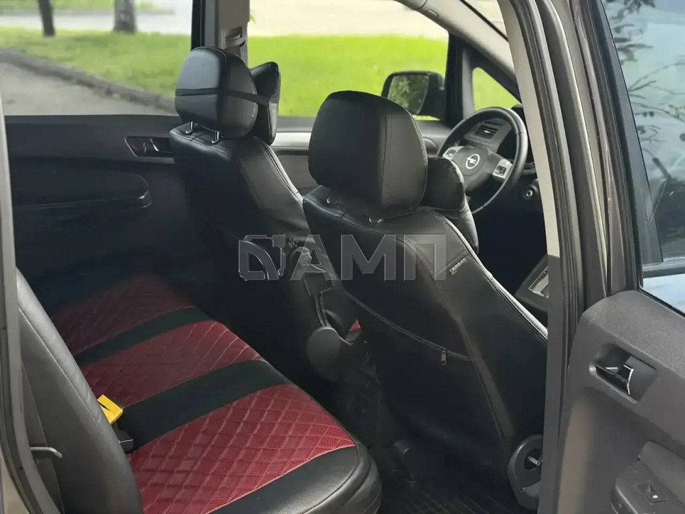 Opel Zafira B 2012  - изображение 1
