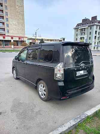 Toyota Voxy 2008 Мариуполь