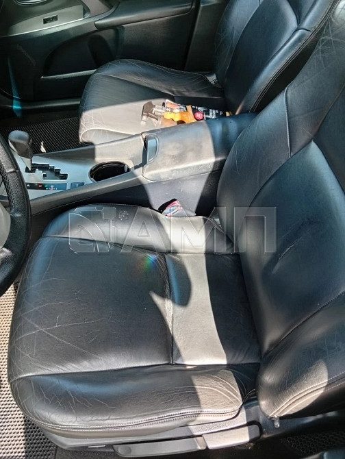 Toyota Avensis 2010  - изображение 2