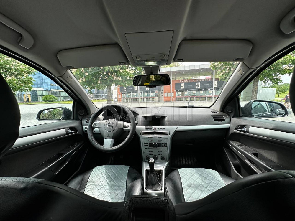 Opel Astra H 2011  - изображение 4