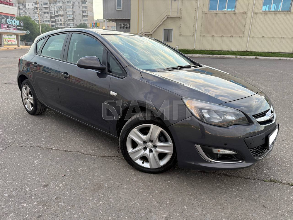 Opel Astra J 2013  - изображение 10