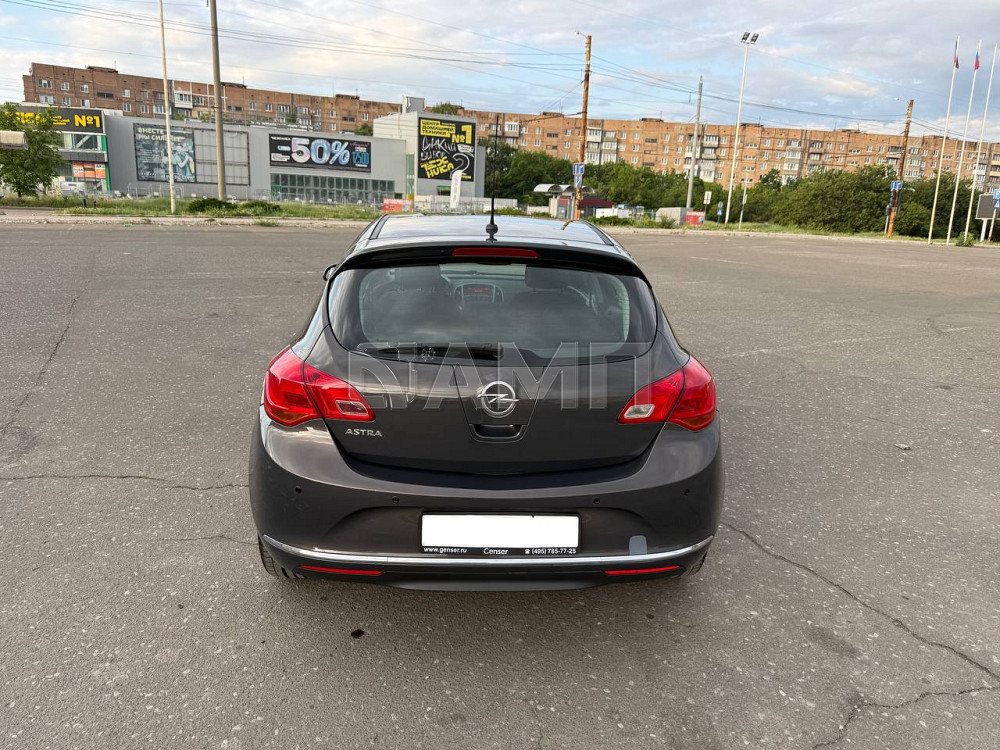 Opel Astra J 2013  - изображение 3