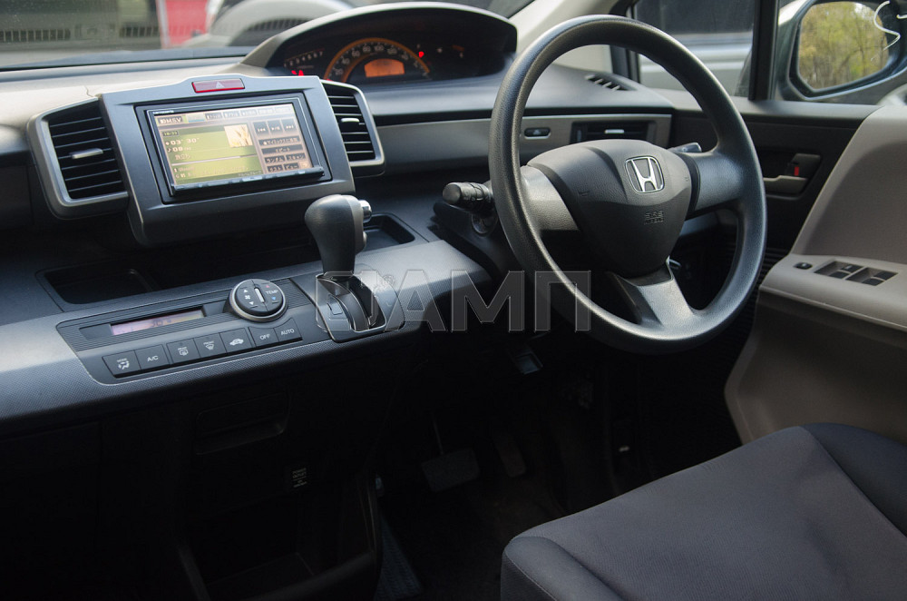 Продам Honda Freed Новосибирск - изображение 3