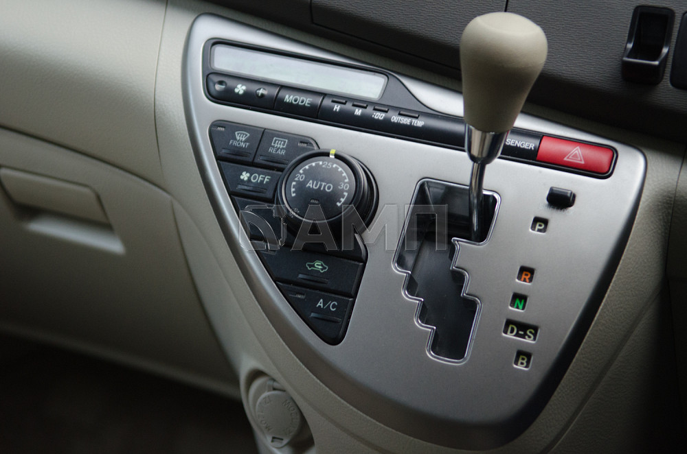 Продам Toyota Isis Новосибирск - изображение 4