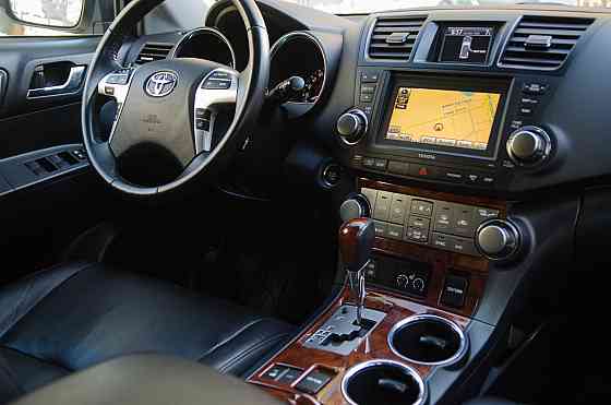 Продам Toyota Highlander Новосибирск