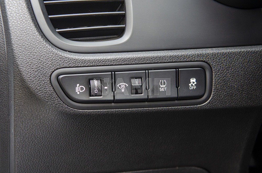 Продам Kia Rio Новосибирск - изображение 6