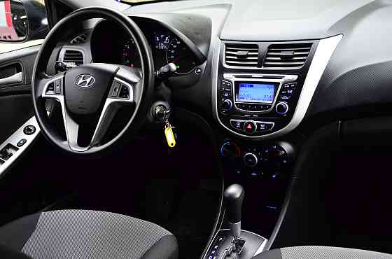 Продам Hyundai Solaris Новосибирск