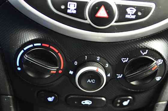 Продам Hyundai Solaris Новосибирск