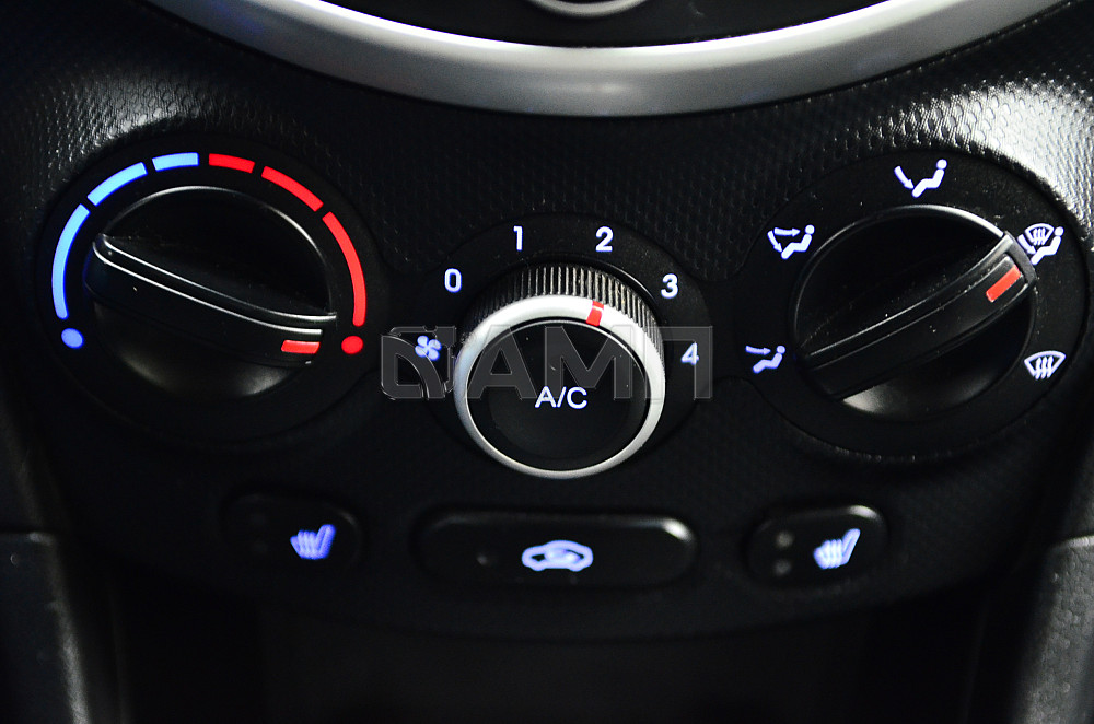 Продам Hyundai Solaris Новосибирск - изображение 5