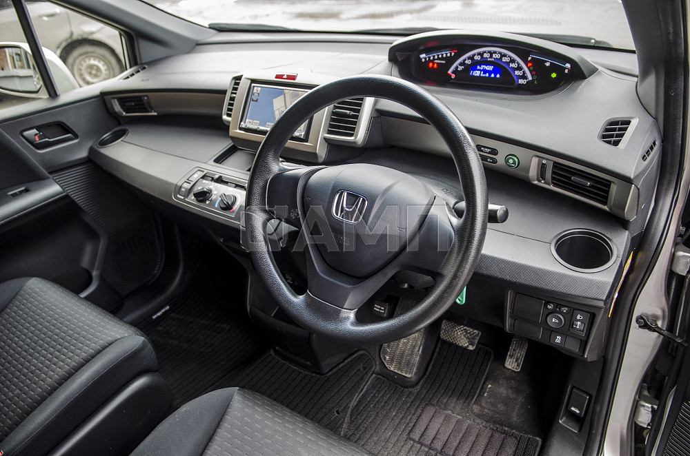 Продам Honda Freed Spike Новосибирск - изображение 2