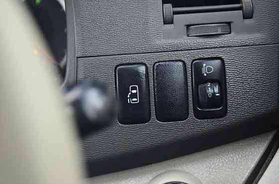 Продам Toyota Isis Новосибирск