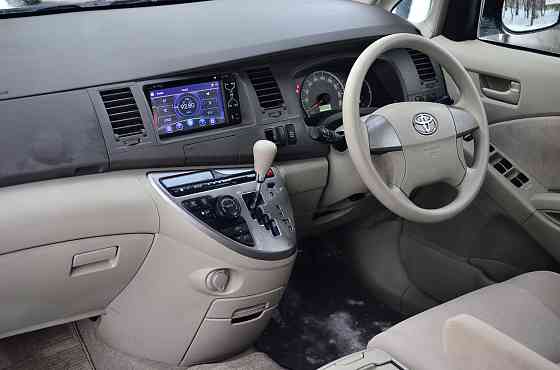 Продам Toyota Isis Новосибирск