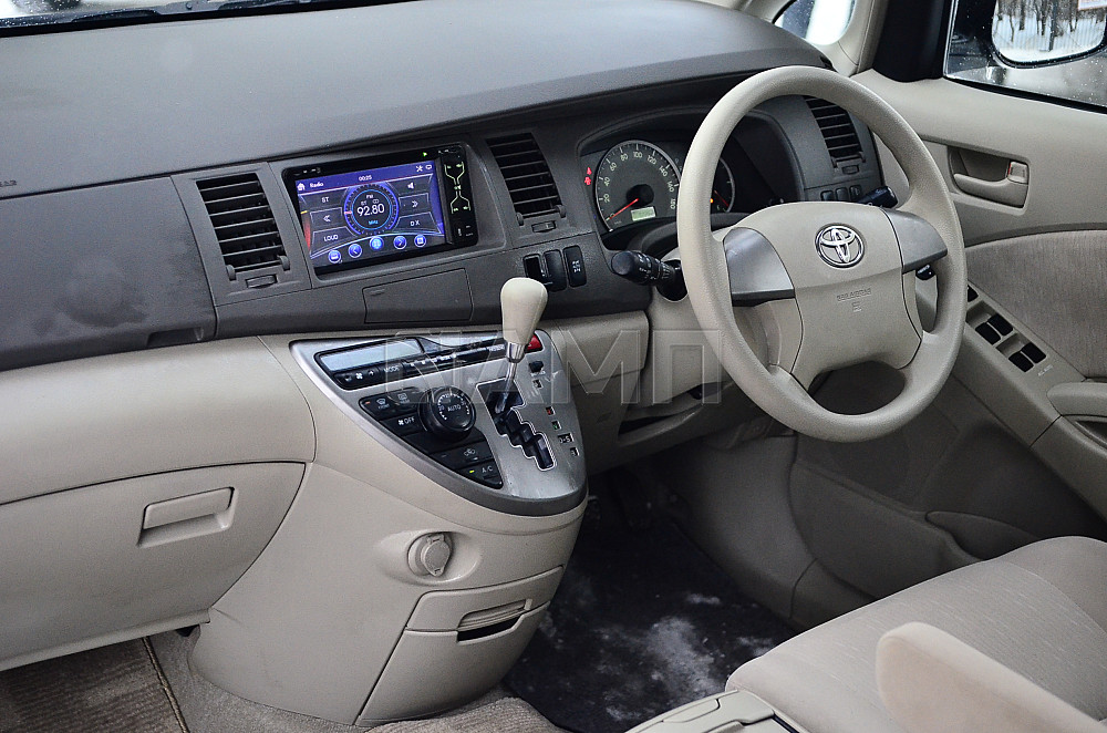 Продам Toyota Isis Новосибирск - изображение 3