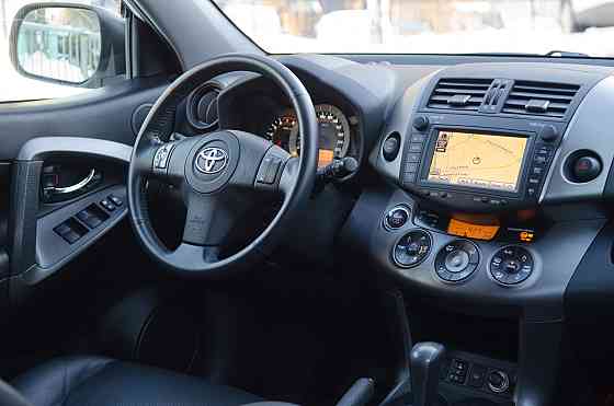 Продам Toyota RAV4 Новосибирск