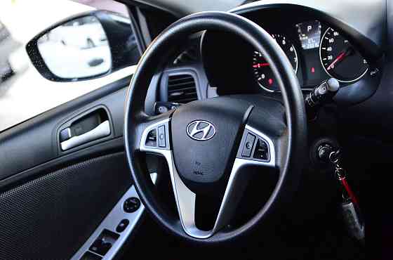 Продам Hyundai Solaris Новосибирск