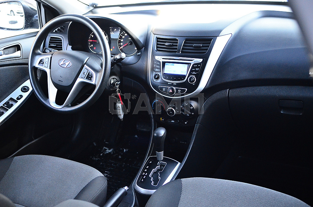 Продам Hyundai Solaris Новосибирск - изображение 3