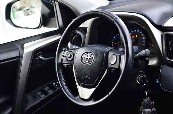 Продам Toyota RAV4 Новосибирск