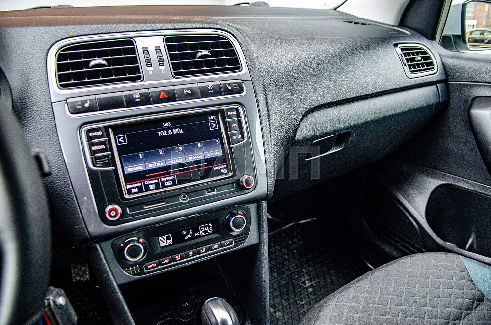 Продам Volkswagen Polo Новосибирск - изображение 3