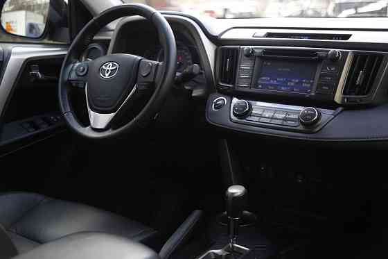 Продам Toyota RAV4 Новосибирск